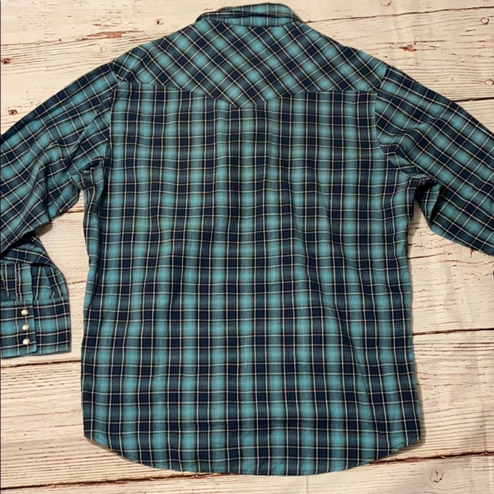 Wrangler Button Up - Picture 4 of 4